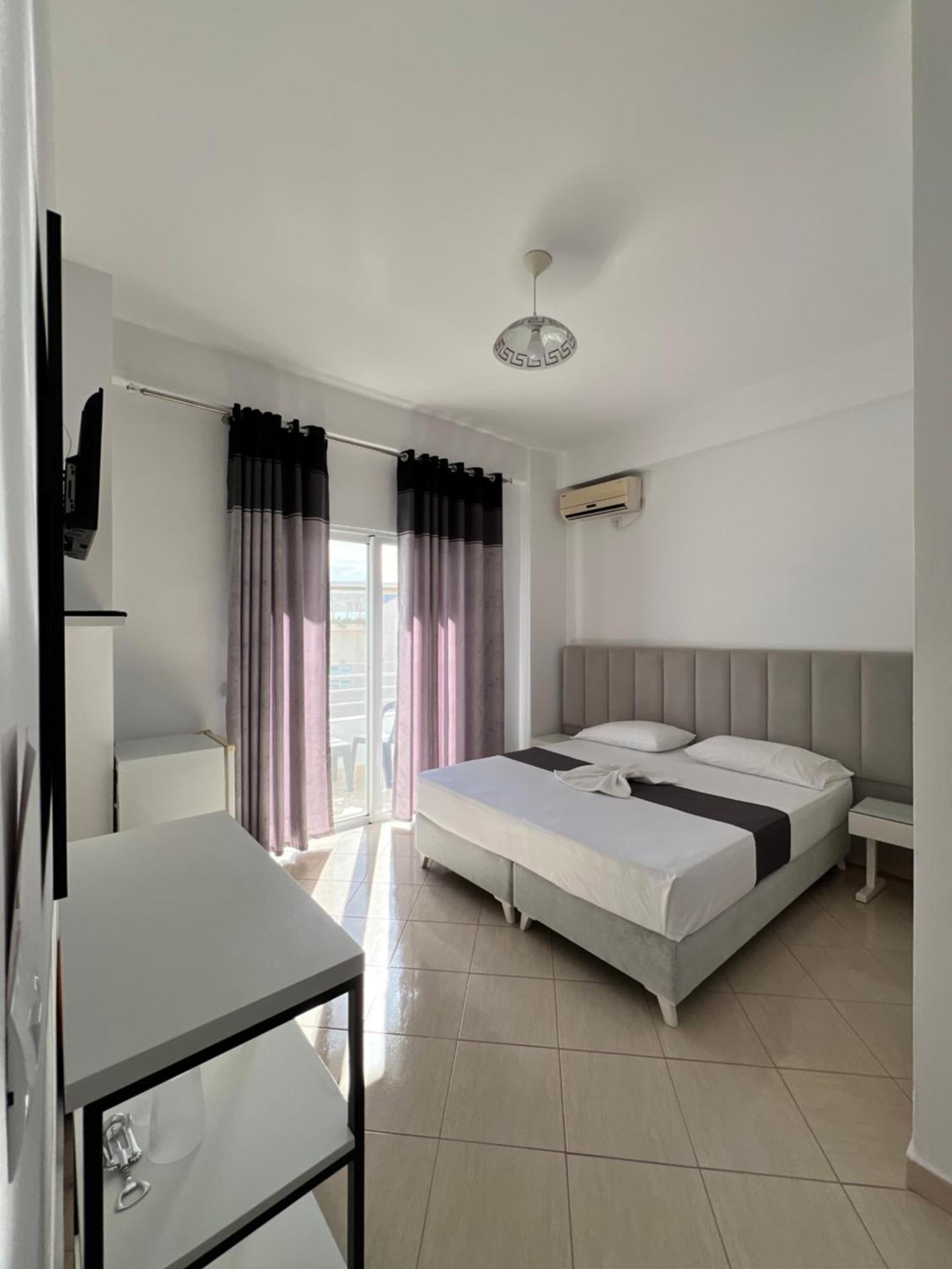 Gjoka Apartments, In Front Of Bougainville Bay Sarandë エクステリア 写真