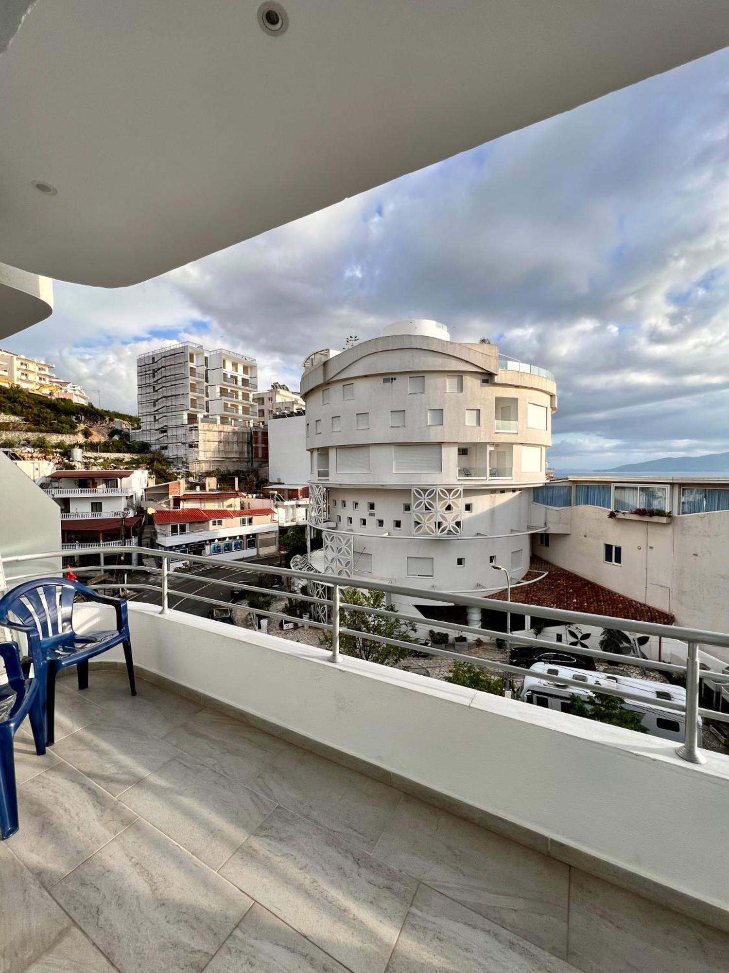 Gjoka Apartments, In Front Of Bougainville Bay Sarandë エクステリア 写真
