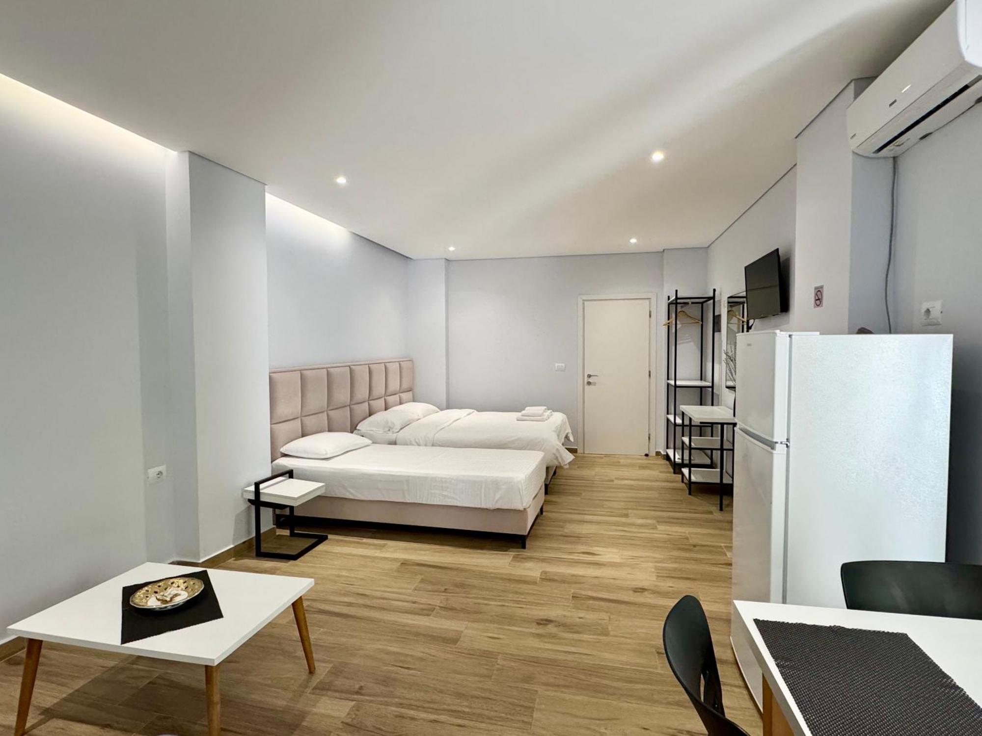 Gjoka Apartments, In Front Of Bougainville Bay Sarandë エクステリア 写真