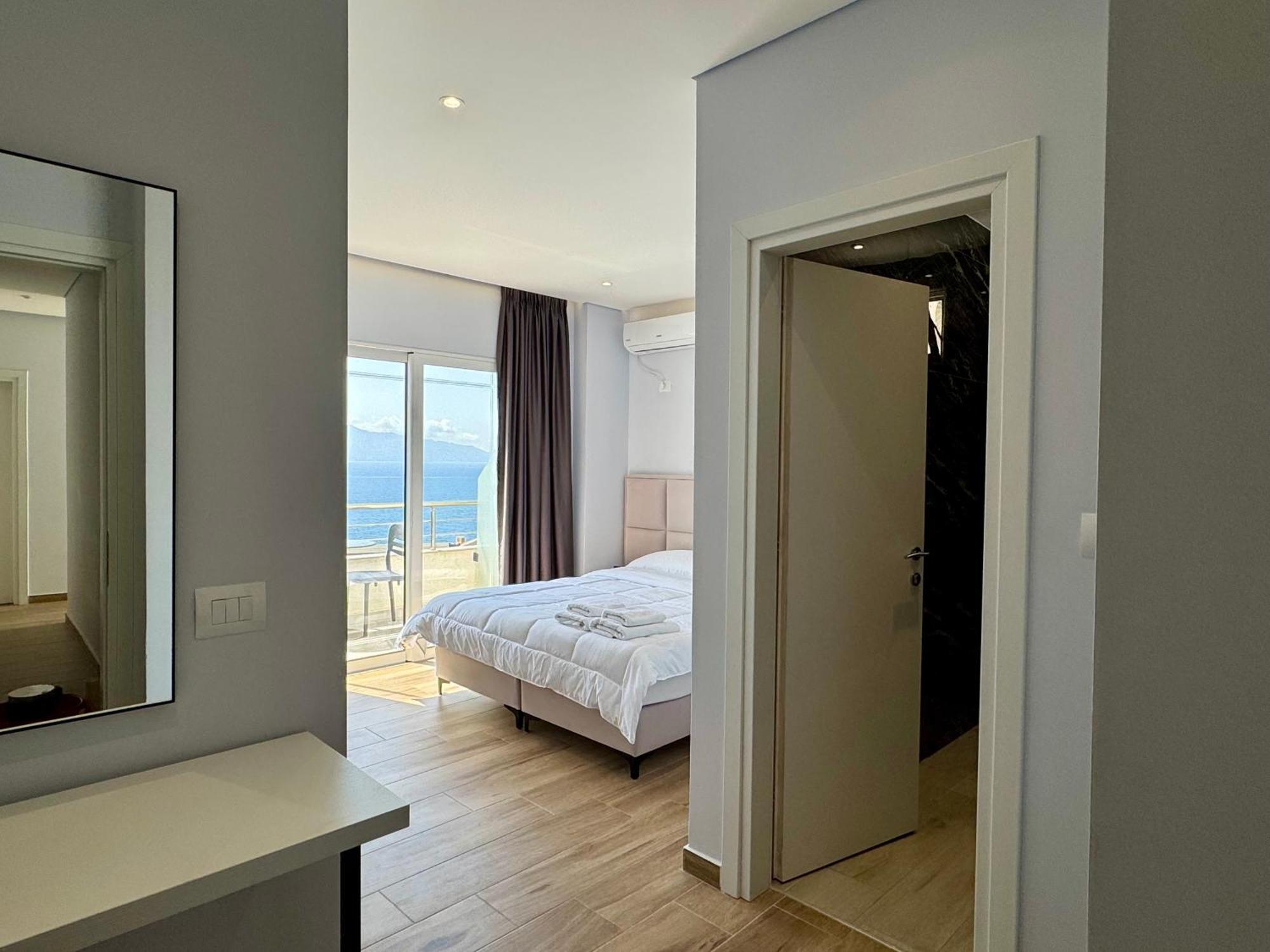 Gjoka Apartments, In Front Of Bougainville Bay Sarandë エクステリア 写真