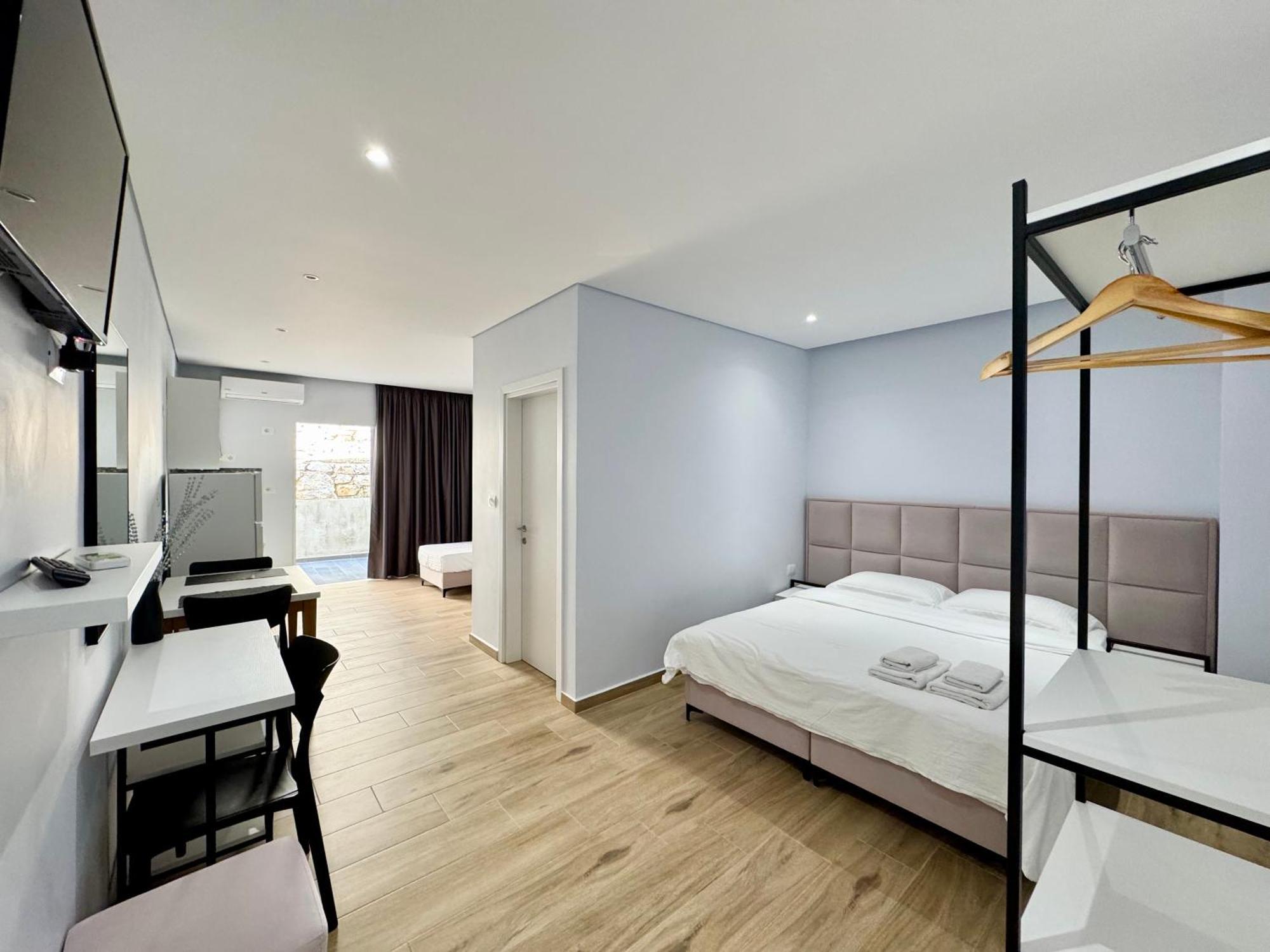Gjoka Apartments, In Front Of Bougainville Bay Sarandë エクステリア 写真