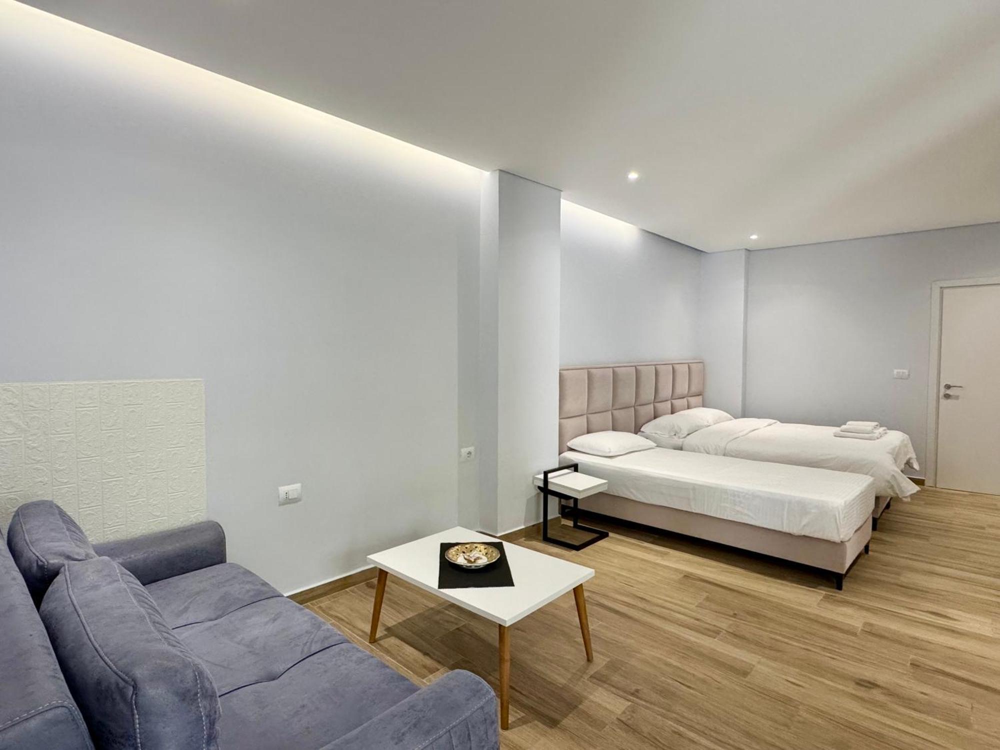 Gjoka Apartments, In Front Of Bougainville Bay Sarandë エクステリア 写真