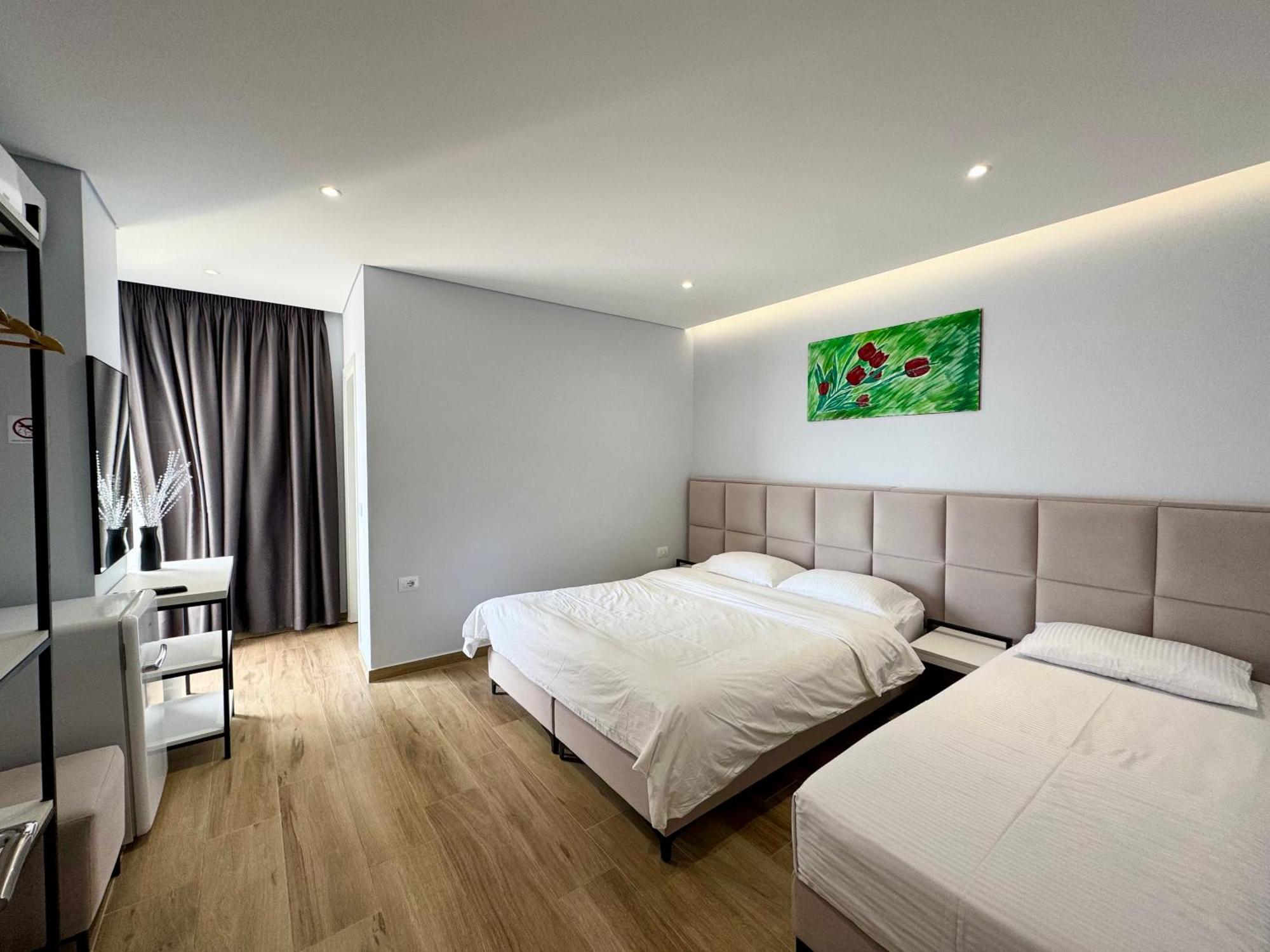 Gjoka Apartments, In Front Of Bougainville Bay Sarandë エクステリア 写真
