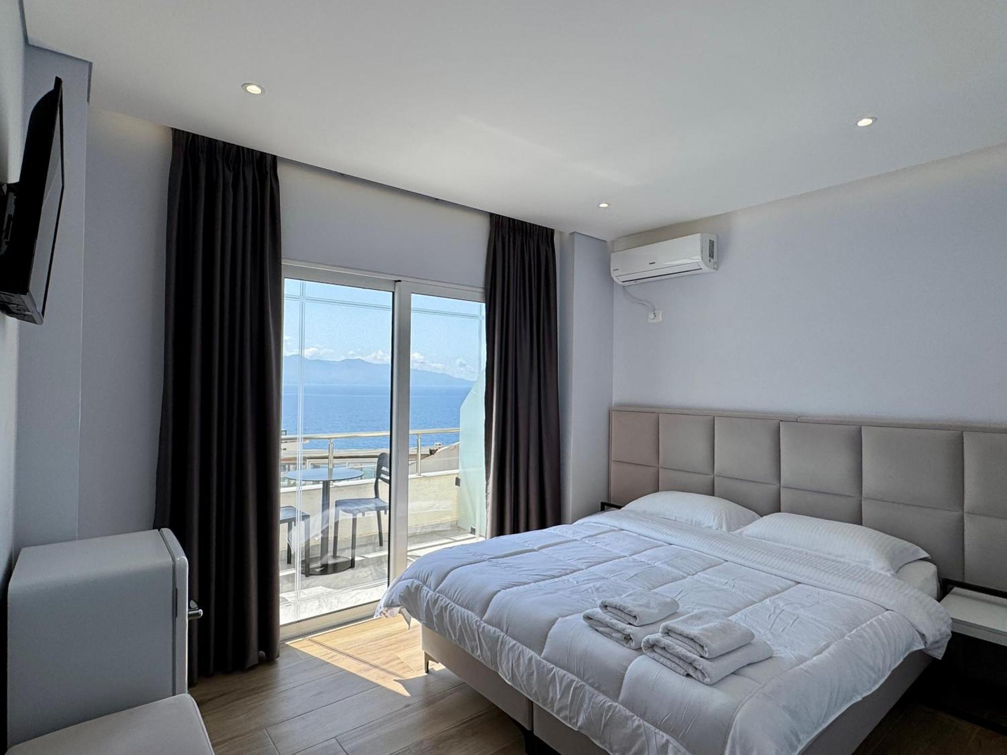 Gjoka Apartments, In Front Of Bougainville Bay Sarandë エクステリア 写真