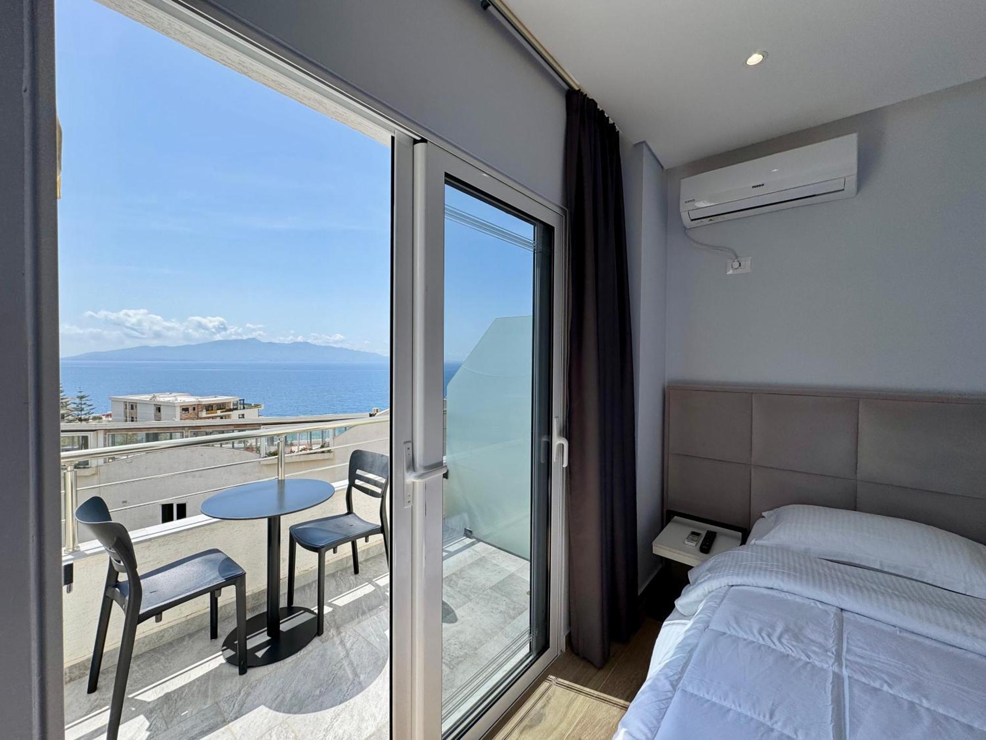 Gjoka Apartments, In Front Of Bougainville Bay Sarandë エクステリア 写真