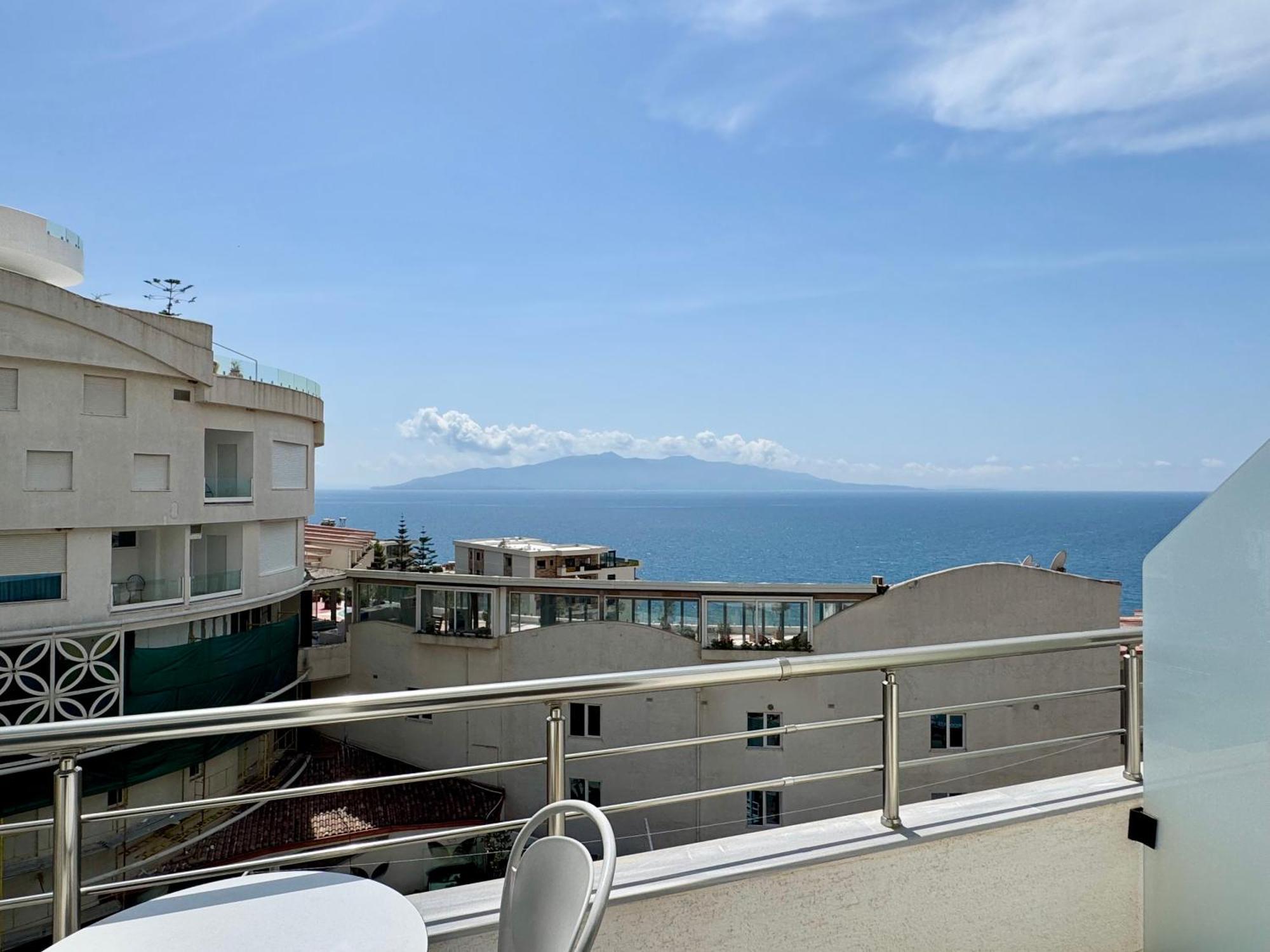 Gjoka Apartments, In Front Of Bougainville Bay Sarandë エクステリア 写真